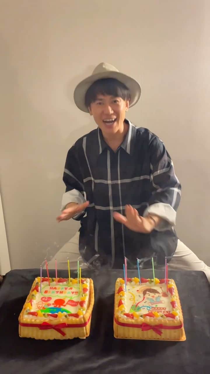 ナオト・インティライミのインスタグラム：「⠀ ¡Feliz cumpleaños! ! Gracias!!!jajaja  ¡Quiero envejecer con gracia! Quiero hacer todo lo posible para que las flores florezcan.  gracias, como siempre. Gracias por su continuo apoyo   お誕生日ありがとう〜！！ 素敵に歳を重ねていきたいと思います！ 花咲かせられるよう、なんとしても頑張りたい。  いつもありがとう。 これからもよろしくね＾＾」