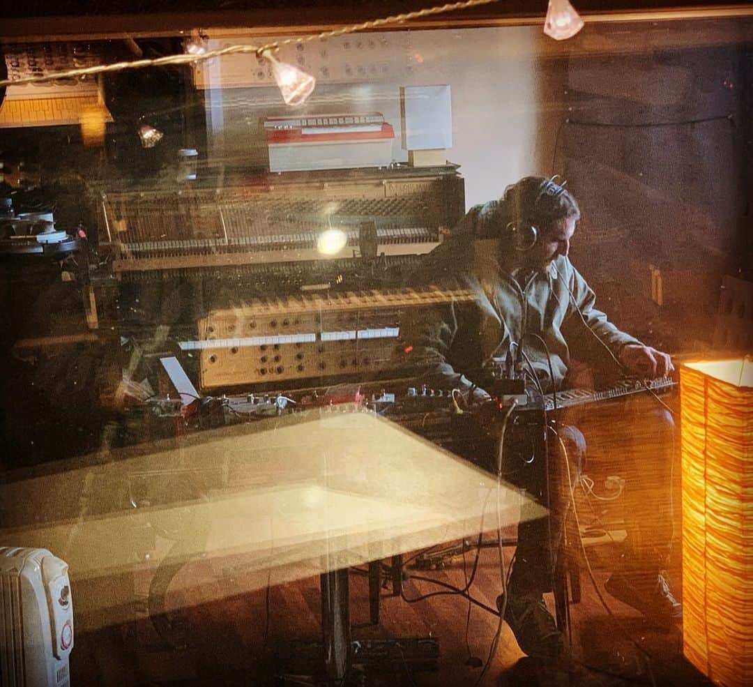 のインスタグラム：「Big James making hollow sounds over at @hollowmanmusic  Also might be dropping the video for ‘A Premonition Of a Lonely Soul’ in a couple of days ? Eyes peeled」