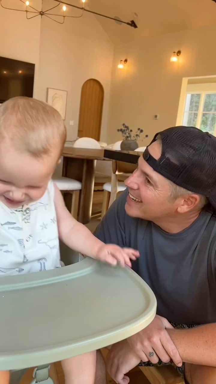 ジェイソン・ケネディのインスタグラム：「Can a 16 month old hurt your feelings?」