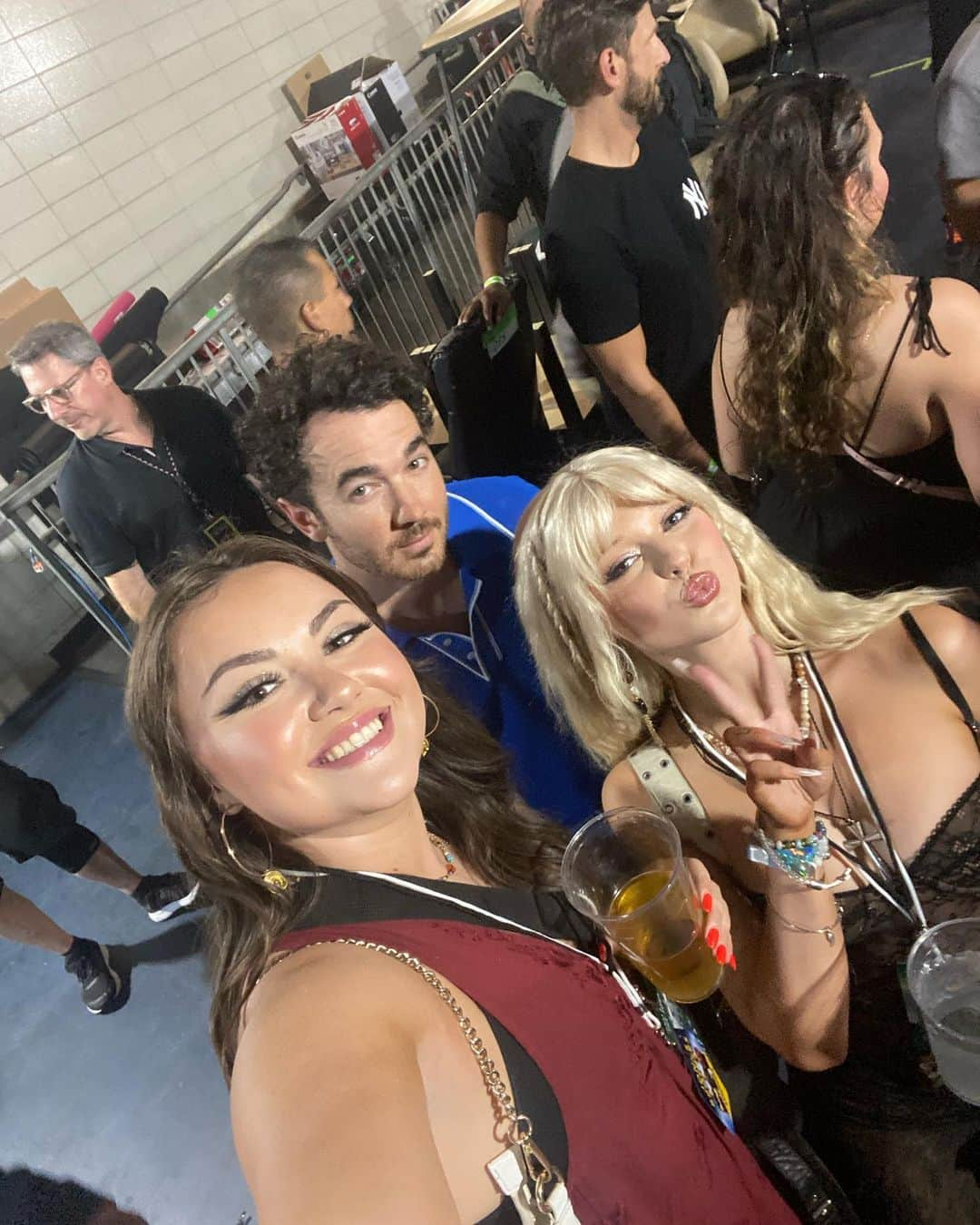 ローレン・グレイさんのインスタグラム写真 - (ローレン・グレイInstagram)「the best time ever @jonasbrothers @livenation #thetour #livenationpartner」8月15日 0時39分 - loren