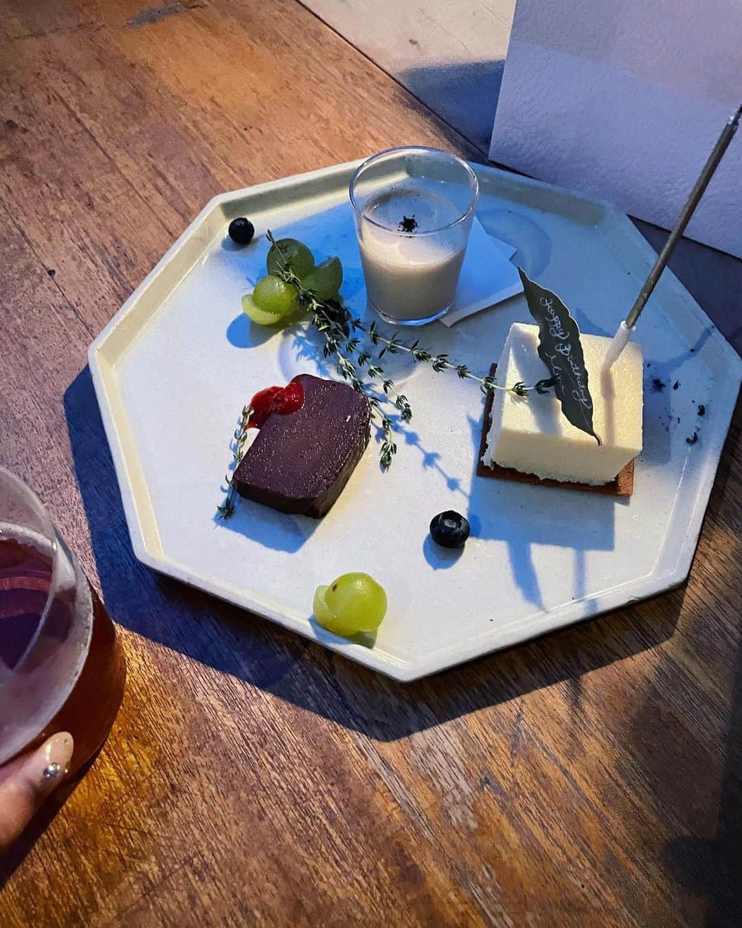 のインスタグラム：「神泉 Sta.🎂 お料理ぜーんぶ美味しいお洒落な人気のお店♡ 連れてってくれてありがとう！  #渋谷カフェ  #渋谷グルメ  #渋谷ディナー #バースデープレート」