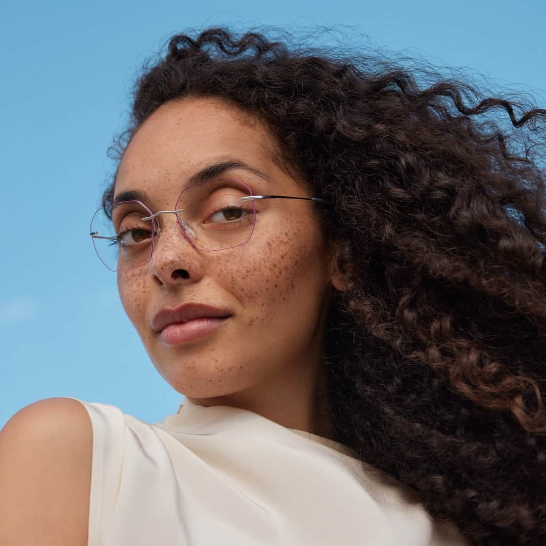 シルエットのインスタグラム：「From start to finish. 100% Silhouette is the ultimate eyewear experience. Frames and lenses created together for the perfect fit and focus.   #SilhouetteEyewear #EmpoweredByLightness #SummerStyle」