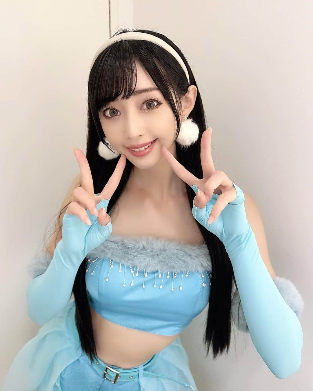 林紗久羅のインスタグラム：「. . . . 大人になってもアイドルさせてもろてます🩵🦋❄️ . それもこれも全てD'stationと フレッシュエンジェルズのおかげ✨ . 私はフレエンのアイドル活動があったから 沢山の夢を見せてもらえました。 そして夢を持つことができました。 . だから後輩の子達に少しでもあの景色を 見てもらえることができて、 応援してくれるファンのみんなと心を一つに LIVEを全力で盛り上げて、そして盛り上げて頂き みんなとの『絆』が強く深くなるあの時間を 体験してもらえてとてもうれしかった🌸 . これからの子達の為にも フレエンのアイドル活動がいつか必ず 復活することを信じて。✨ . 素敵な時間を過ごしてくれたみんな 本当にありがとう🫶🏻🫶🏻🫶🏻 . . . #サーキットを駆け抜けるサーキットのアイドル #dstationフレッシュエンジェルズ #dstation #dream #dramatic #dynamic #racequeen #レースクイーン #日本レースクイーン大賞グランプリ #アイドル #idol #japaneseidol」