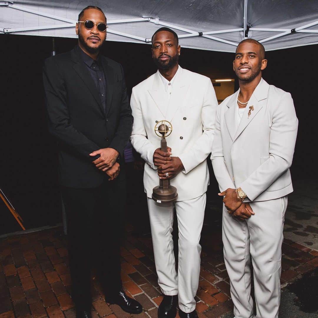 カーメロ・アンソニーのインスタグラム：「Proud of my brother @dwyanewade  📸: @bobbymetelus」