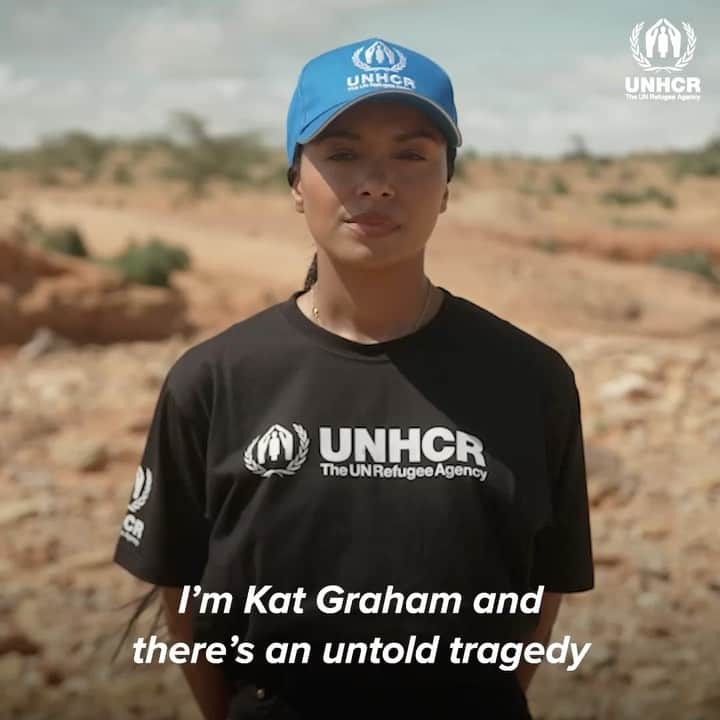 カテリーナ・グレアムのインスタグラム：「When I went to Ethiopia with @Refugees I saw how conflict and the climate crisis has made it almost impossible for displaced families to feed themselves. But there is hope. The work of UNHCR is helping those hardest hit by hunger put their lives back together.  I need you guys to donate to keep UNHCR’s lifesaving work going. Click the link in my bio to find out how.」