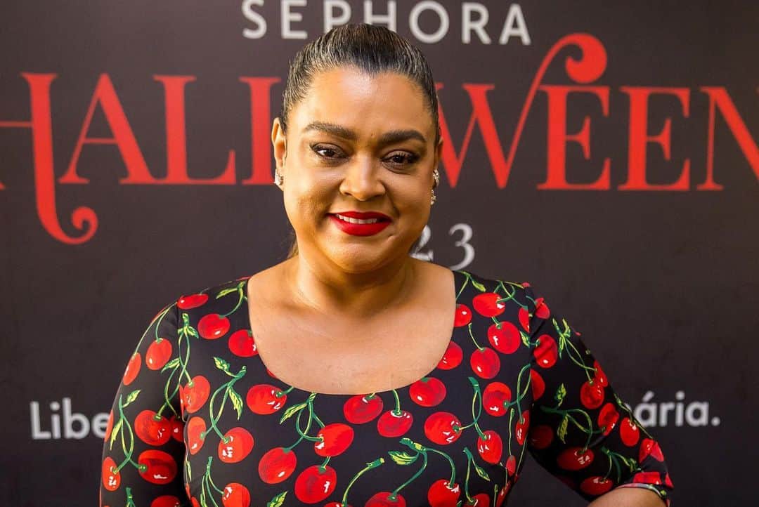 Preta Gilのインスタグラム：「Ansiosos para o Halloween desse ano? Sexta-feira foi dia de participar da coletiva da @sephorabrasil em um evento lindo de esquenta para esse baile!   O #HalloweenSephora desse ano vai rolar dia 11 de outubro em São Paulo e eu sou madrinha de honra, onde terá também minhas amadas @ivetesangalo e @xuxameneghel como madrinhas! Obrigada @mr.pedrorocha @cataldo_domenicis e @juferraz pelo convite! Aguardem por mais surpresas!」