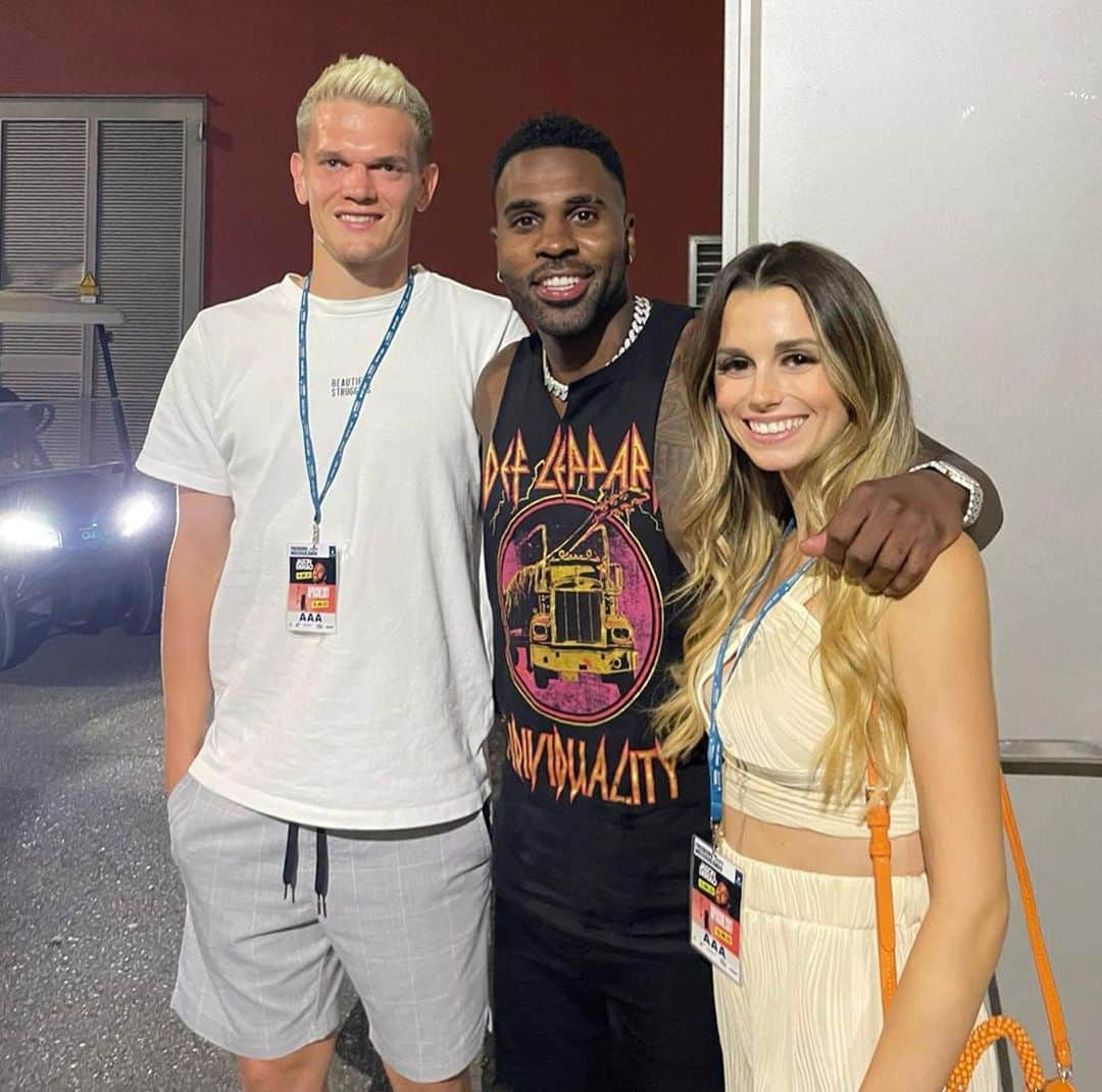 マティアス・ギンターさんのインスタグラム写真 - (マティアス・ギンターInstagram)「⚽️ x 🎤🕺🏾 @jasonderulo」8月15日 2時59分 - matzeginter28