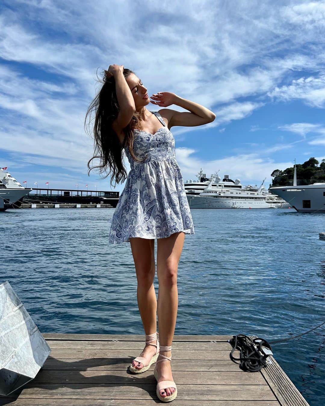 Karolina Bojarのインスタグラム：「Monaco blue 💙🌊🛥️  #Monaco #PortHercule #yacht #MediterraneanSea #holiday #heaven」