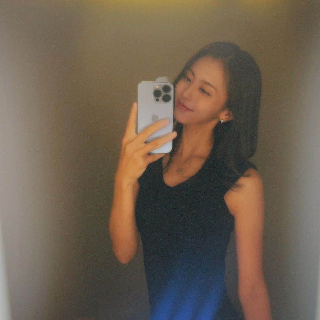 山川 二千翔のインスタグラム：「#selfie 🩶」