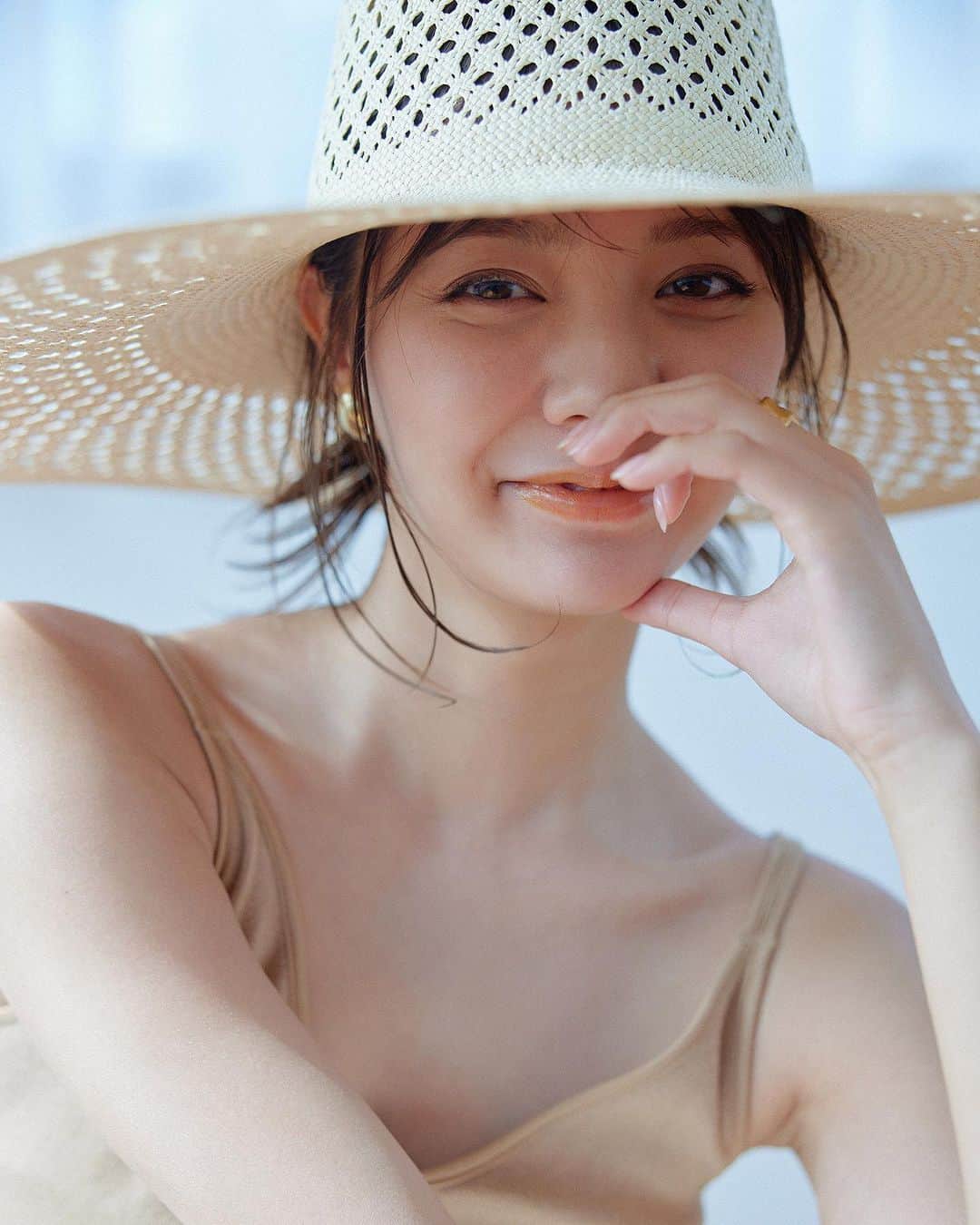 Cazumaxのインスタグラム：「川津明日香📸☀️ Model: @asuka_kawazu  Styling: @chikasugimo__  Hair&Make-up: @sugaflogs」