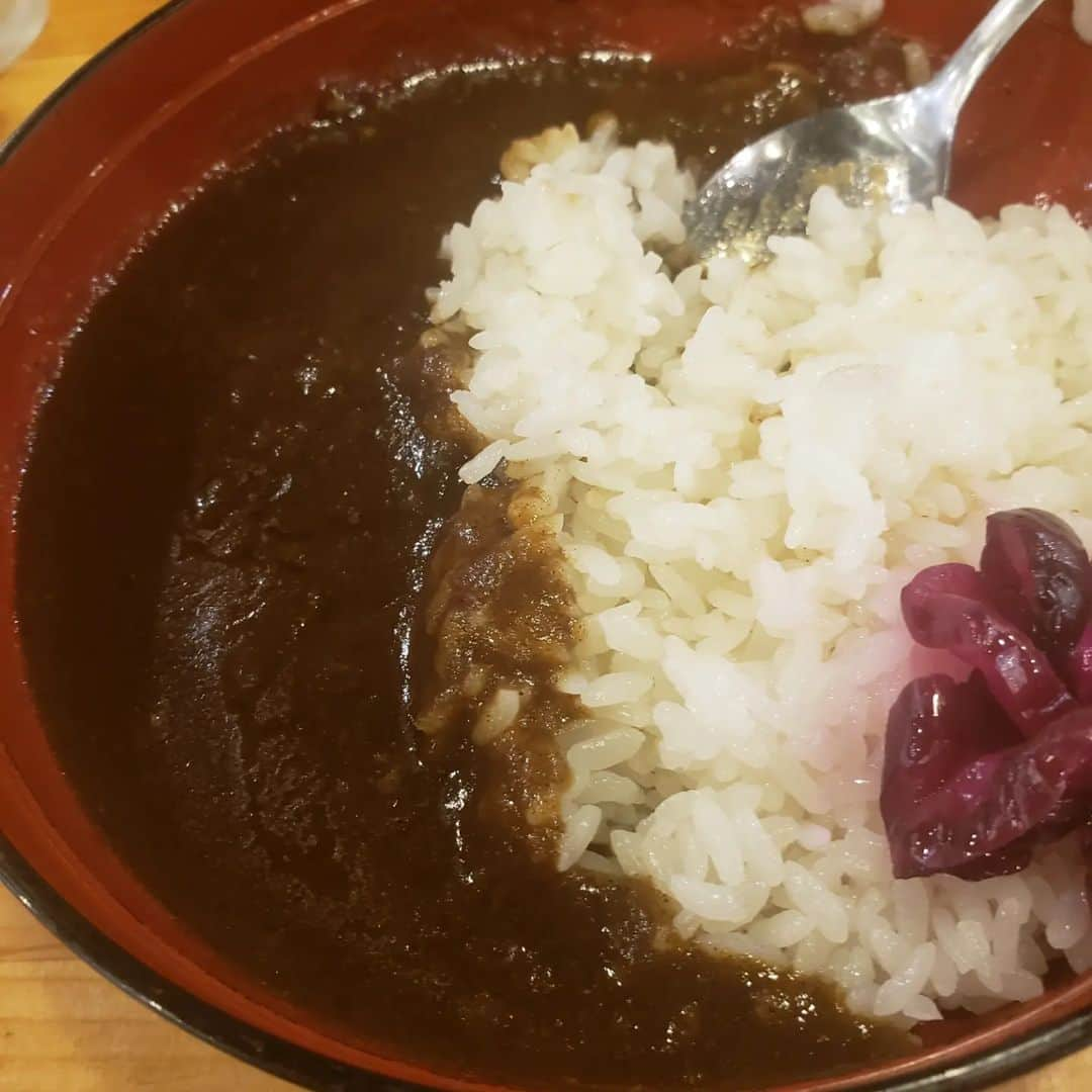 TAKAみちのくさんのインスタグラム写真 - (TAKAみちのくInstagram)「鹿児島で食べた絶品の数々  ４月に行ったときフラッと立ち寄ったプロレス酒場ロープブレイク！(鹿児島市荒田２丁目４５−１ )  正直フードにはそれほど期待してなかったのだが老舗焼鳥屋でも味わえないような新鮮で美味すぎる焼鳥！  今回それを食べるために行ったと言っても過言じゃないくらい‼️  前回食べられなかったつくねはハンバーグのような美味さ‼️  本当にすべてが絶品！  さらにフラッと立ち寄った蕎麦屋の蕎麦とカレーも美味すぎた  幸せです😌🌸💓  #TAKAみちのくのご飯  #焼鳥  #蕎麦  #カレー  #鹿児島  #プロレス酒場ロープブレイク」8月15日 12時47分 - takam69