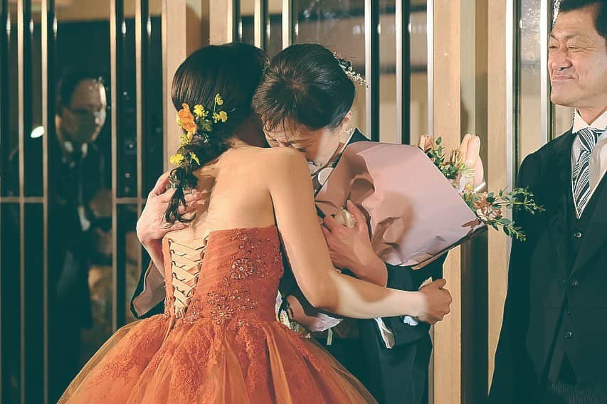 フォーチュン イン ザ テラス ≪新潟県新潟市：結婚式場≫のインスタグラム：「. 「育ててくれてありがとう」 . 結婚式は新郎新婦だけの日ではない。  親として成長してきた日々の卒業式でもある日。 . みなさまにとって 心に残る感動な1日を。」
