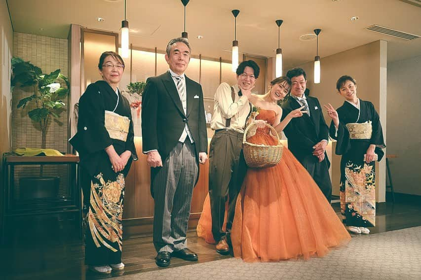 フォーチュン イン ザ テラス ≪新潟県新潟市：結婚式場≫さんのインスタグラム写真 - (フォーチュン イン ザ テラス ≪新潟県新潟市：結婚式場≫Instagram)「. 「育ててくれてありがとう」 . 結婚式は新郎新婦だけの日ではない。  親として成長してきた日々の卒業式でもある日。 . みなさまにとって 心に残る感動な1日を。」8月15日 13時48分 - fortune_wedding