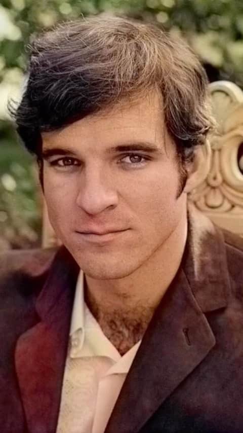 ダイアン・キートンのインスタグラム：「HAPPY BIRTHDAY STEVE! YOUR GIFT IS MY VOICE. YOU’RE WELCOME. @stevemartinreally」
