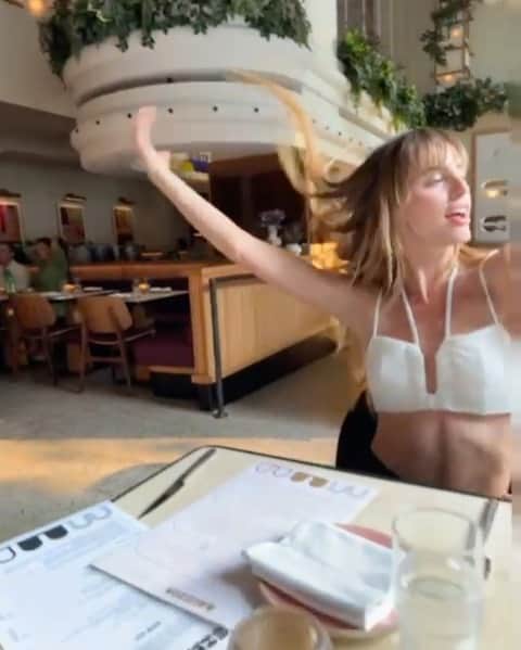 Marinet Mattheeのインスタグラム：「New York  I found dreams  here  I lost dreams  here  I was looking for the dreams to find me again Then I realised  I am  The dream  - MM   Thank you #nyc #blessings #i #love #you #♾ 🤍」