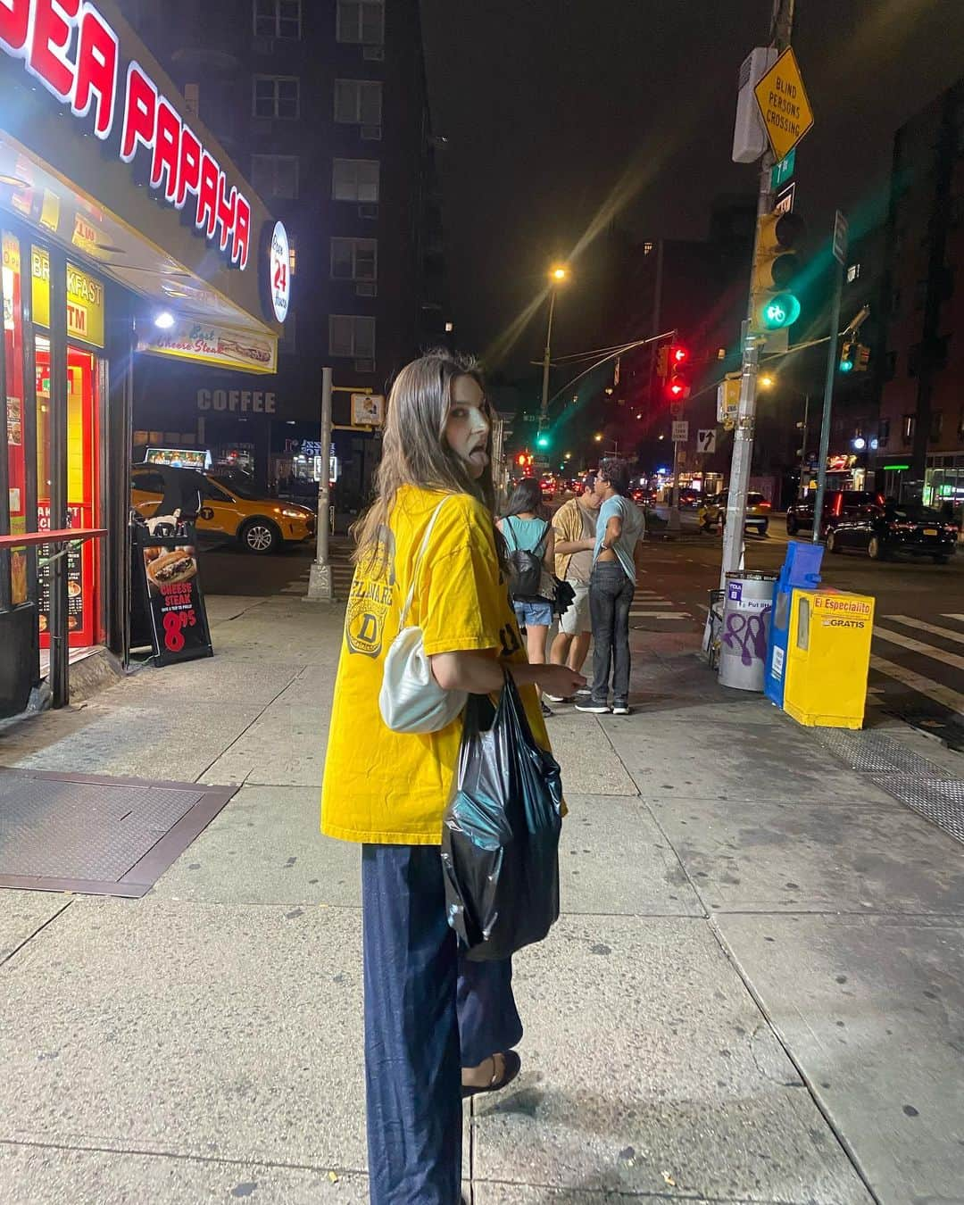 ジャクリーン・ヤブロンスキーさんのインスタグラム写真 - (ジャクリーン・ヤブロンスキーInstagram)「This late night deli run sums up how I feel after the weekend. Thank you to everyone who made it so special ☺️❤️🥂」8月15日 5時51分 - jacquelynjablonski