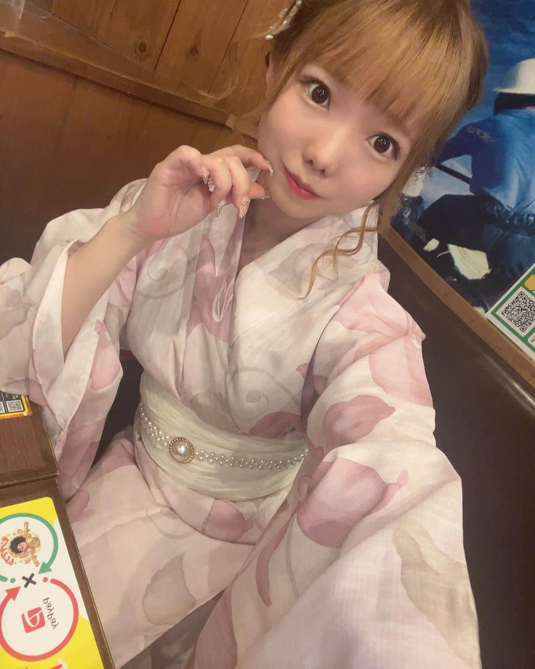 佐久間愛菜のインスタグラム：「おはよ~♡  この前浴衣きた🎆❤︎ まだまだ夏感じて行きたい~✌️💕  －－－－－－－－－－－－－－－－－  #水着　#水着モデル　#水着👙　#ビキニ👙 #bikinigirl #bikini #水着ガール　#japanesegirl #グラビア　#アイドル　#gravure #フェチ #浴衣#花火大会」