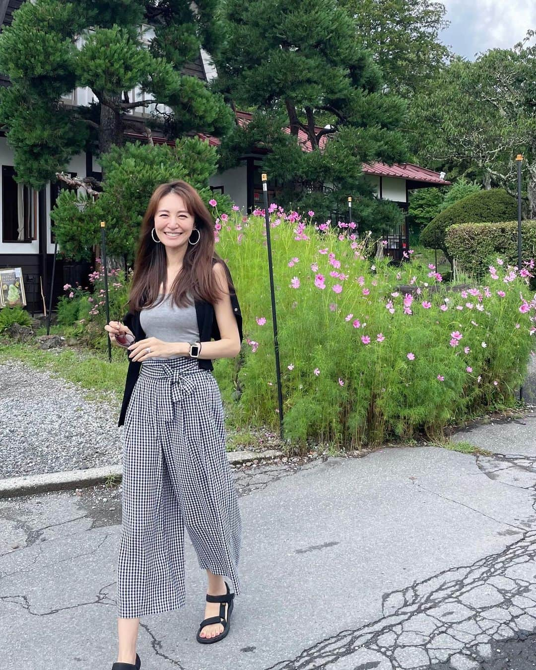 園原ゆかりさんのインスタグラム写真 - (園原ゆかりInstagram)「🌿 長野の山へ  標高が高いので湿気も少なく 涼しい♡  皆さま夏休みを楽しんでますか？  🍃 #緑が好き #自然  #ootd #fashion #model #outfit  #今日のコーデ #ファッション #夏コーデ #大人の遠足 #モデル #国内旅行 #プチ旅行 #ドライブ」8月15日 8時30分 - yucari0108