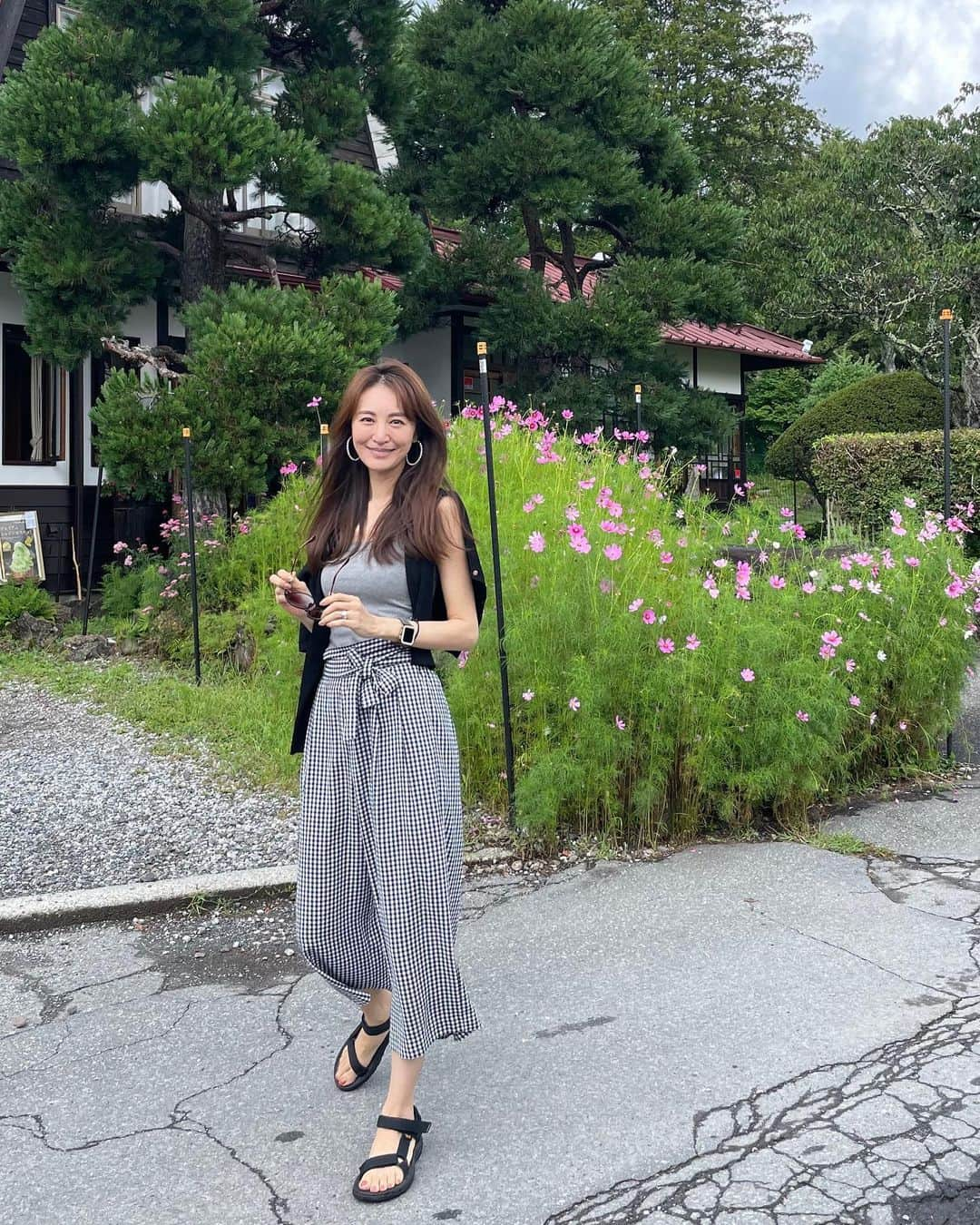 園原ゆかりさんのインスタグラム写真 - (園原ゆかりInstagram)「🌿 長野の山へ  標高が高いので湿気も少なく 涼しい♡  皆さま夏休みを楽しんでますか？  🍃 #緑が好き #自然  #ootd #fashion #model #outfit  #今日のコーデ #ファッション #夏コーデ #大人の遠足 #モデル #国内旅行 #プチ旅行 #ドライブ」8月15日 8時30分 - yucari0108