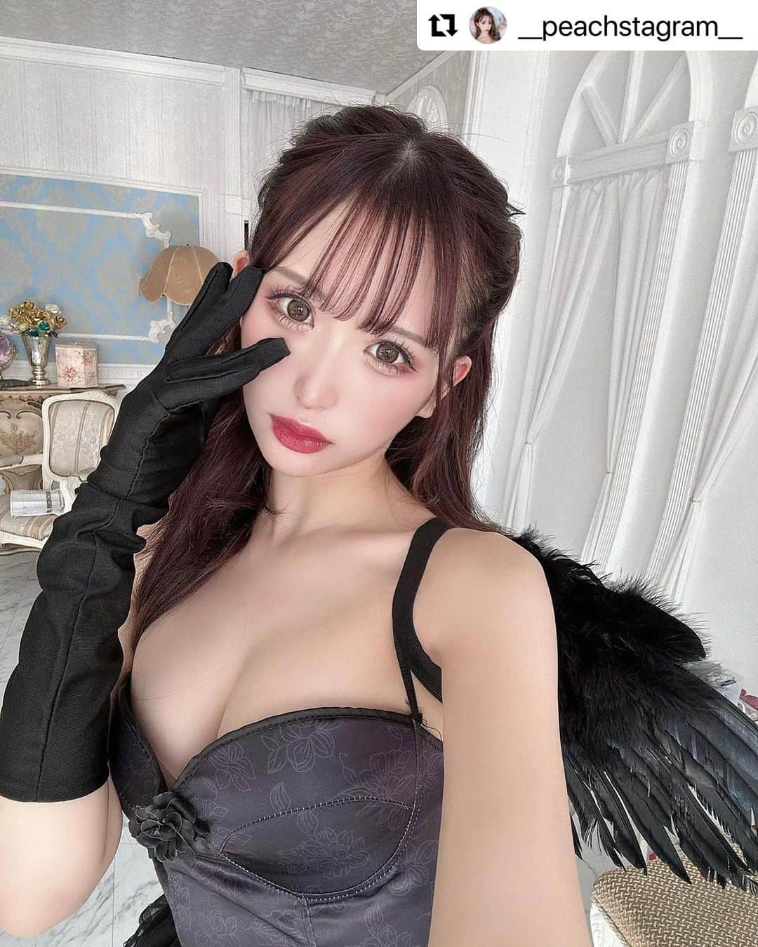 のインスタグラム：「‪ℕ𝕖𝕨😈お待たせしましたッ👏🏻🌟 ももちゃんが着る小悪魔コスプレ販売開始(⃔ . ̫ . )⃕↝💜 画像タップでCHECKしてね꙳⋆✡︎꙳｡*✧  #伊藤桃々 #コスプレ #キャバ嬢コスプレ #コスプレはtika #ティカ #セクシーコスプレ」