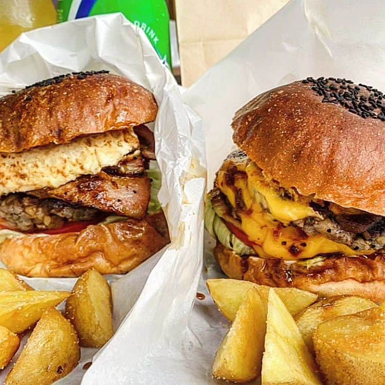 meeのインスタグラム：「こんにちは😊⁡ ⁡ずっと気になっていたハンバーガー屋さんへ🍔⁡ ⁡肉肉しくてめっちゃうま～🤤🤤🤤⁡ ⁡⁡ ⁡ご馳走様でした⁡ ⁡😋」