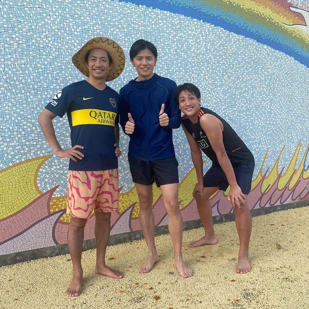 田中毅さんのインスタグラム写真 - (田中毅Instagram)「. 仲良くプール🏊‍♂️🍧⛱️」8月15日 8時51分 - tanaka_ta_ke_shi