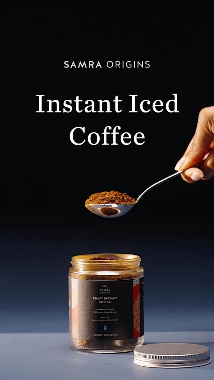 のインスタグラム：「@samraorigins Craft Instant Iced Coffee - Jammy fruit flavor and complex sweetness of Ethiopian coffee, over ice. With our limited-edition Samra Origins Craft Instant Coffee, build your own coffee rituals and take them anywhere.  Show us your coffee rituals with Samra Origins Craft Instant, order yours at samraorigins.com or find in select cafes, link in bio. #SamraOriginsRecipes」