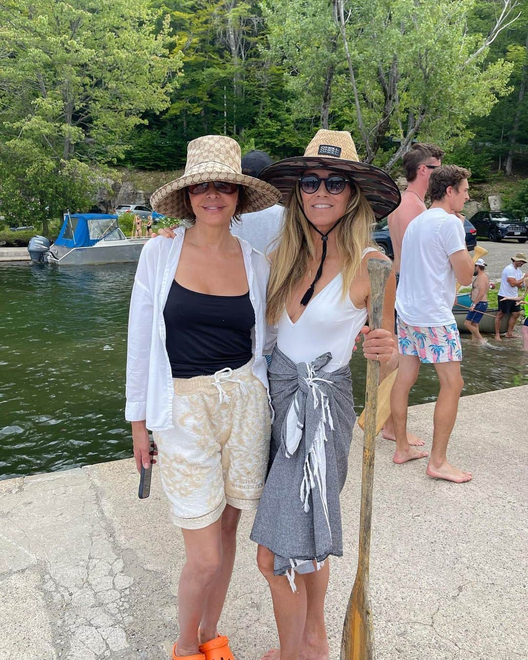 リサ・リナさんのインスタグラム写真 - (リサ・リナInstagram)「Some Lake Life 2023 🇨🇦」8月15日 9時34分 - lisarinna