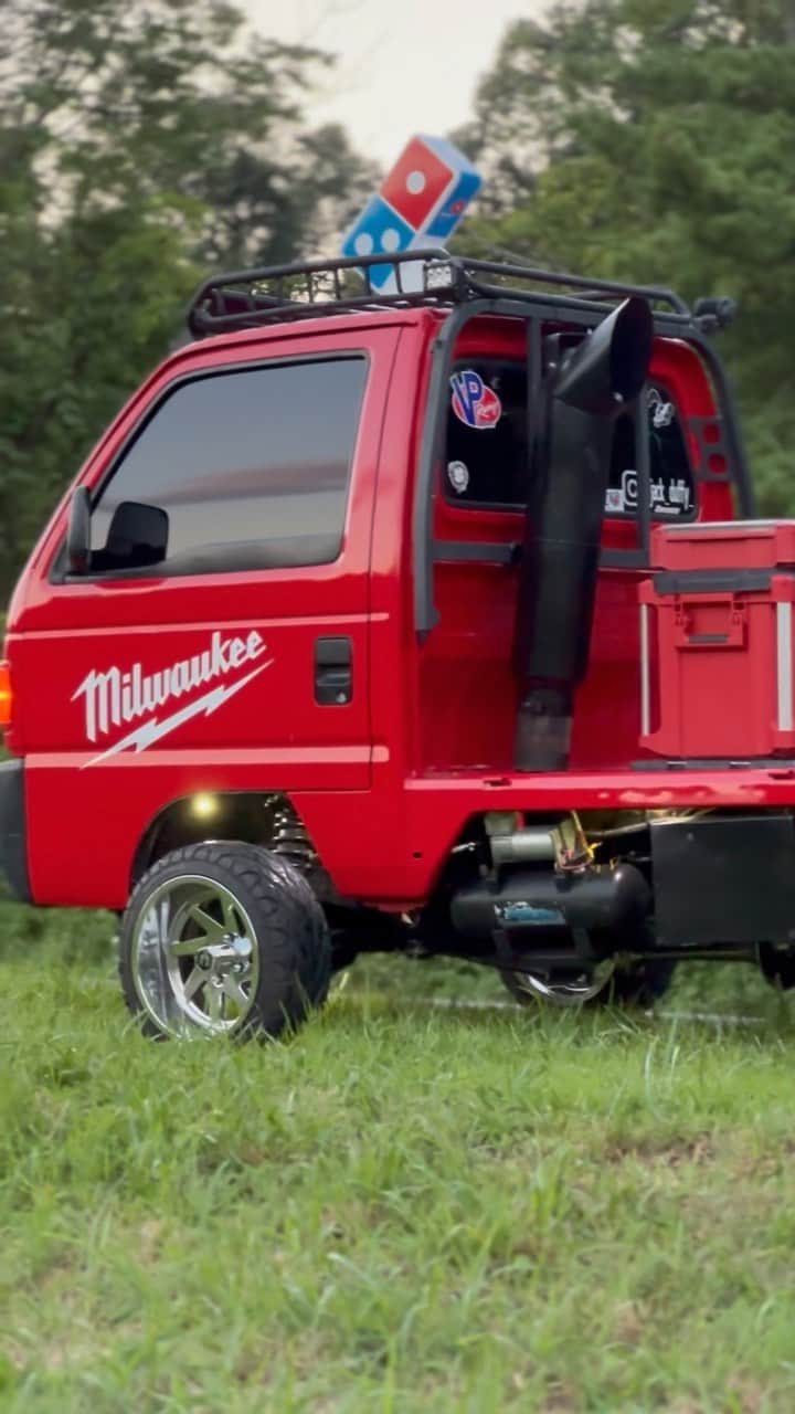 Truck Hubのインスタグラム：「Mini truck builds are off the charts 😂🫡 @clifford.acty @milwaukeetool」