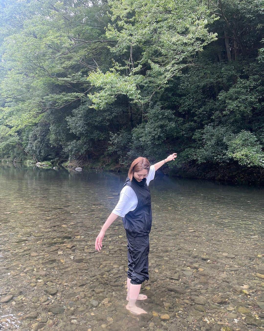 金野美穂さんのインスタグラム写真 - (金野美穂Instagram)「🧒🐟🧒🐟🧒  川でメダカらしき 魚追いかけてたらあっという間に時間過ぎる､､､､  次は泳ぎたい､､､  #金髪  #川」8月15日 9時33分 - kaneno_miho