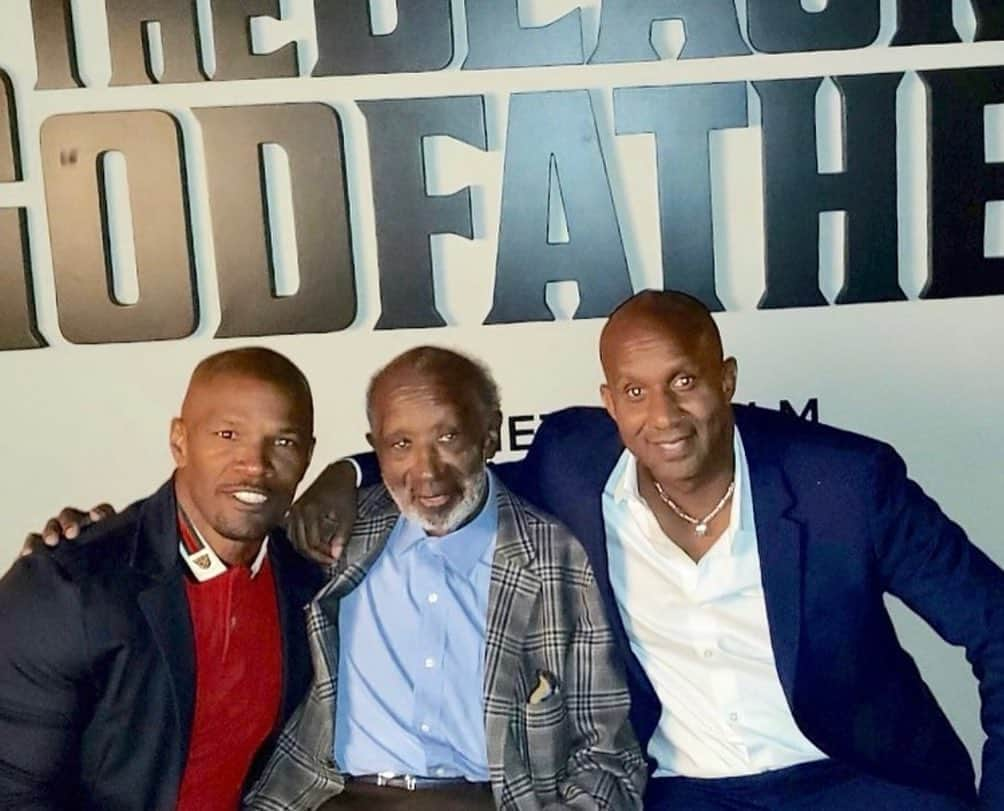 ジェイミー・フォックスさんのインスタグラム写真 - (ジェイミー・フォックスInstagram)「Condolences to the Avant family keeping you in our prayers… Mr Clarence Avant was the worlds mentor he shared his incredible intellect and knowledge to everyone that he interacted with… if you needed a kind word… guidance…or someone just to get your back he was the man….you will be missed terribly… a legend a warrior and a family man…@iamalexavant love you my brother 🙏🏾🙏🏾🙏🏾🙏🏾」8月15日 10時16分 - iamjamiefoxx