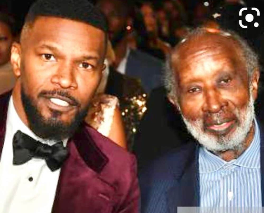 のインスタグラム：「Condolences to the Avant family keeping you in our prayers… Mr Clarence Avant was the worlds mentor he shared his incredible intellect and knowledge to everyone that he interacted with… if you needed a kind word… guidance…or someone just to get your back he was the man….you will be missed terribly… a legend a warrior and a family man…@iamalexavant love you my brother 🙏🏾🙏🏾🙏🏾🙏🏾」