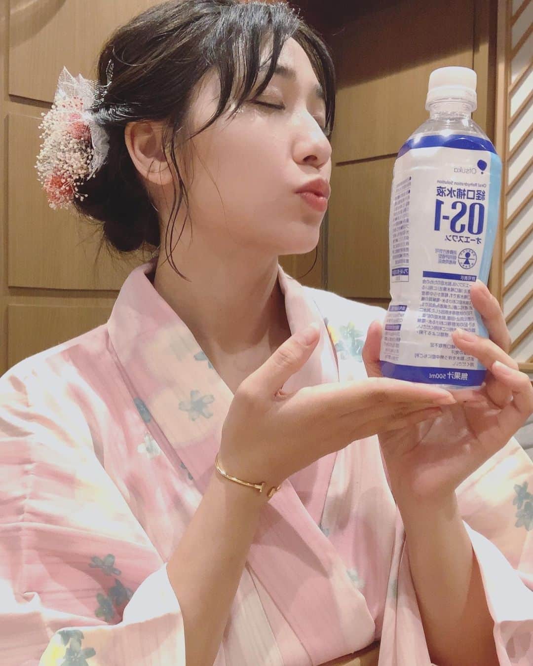 小見川千明のインスタグラム：「皆さんの方が過酷な環境に身を置いているのに、私の体調までお気遣いくださってありがとうございます( ߹-߹ )♡ ⁡ 雨のなかお待たせしてしまって申し訳ありませんでした( ߹-߹ )！ ⁡ 私が途中退席しなければギリギリ飴が降る前に終われたのに…… ⁡ 皆さんの体調は大丈夫ですか？ 夏ですがしっかり湯船に入って身体を休めてくださいませね( ߹-߹ )!!!! ⁡  *⋆꒰ঌ┈┈┈┈┈┈┈┈┈໒꒱⋆*  #写真 #photo  #filmcamera #natural  #smile  #filmphotography #film #フィルムカメラ #anime  #manga #comic #model  #voiceactor #voiceactress #配音演员 #声優 #Japan #kawaii #kawaiigirl #model  #小見川千明  #小千姬 #귀여워 #셀스타그램 #셀카 #여행  #浴衣 #浴衣女子  #神田明神   *⋆꒰ঌ┈┈┈┈┈┈┈┈┈໒꒱⋆*」
