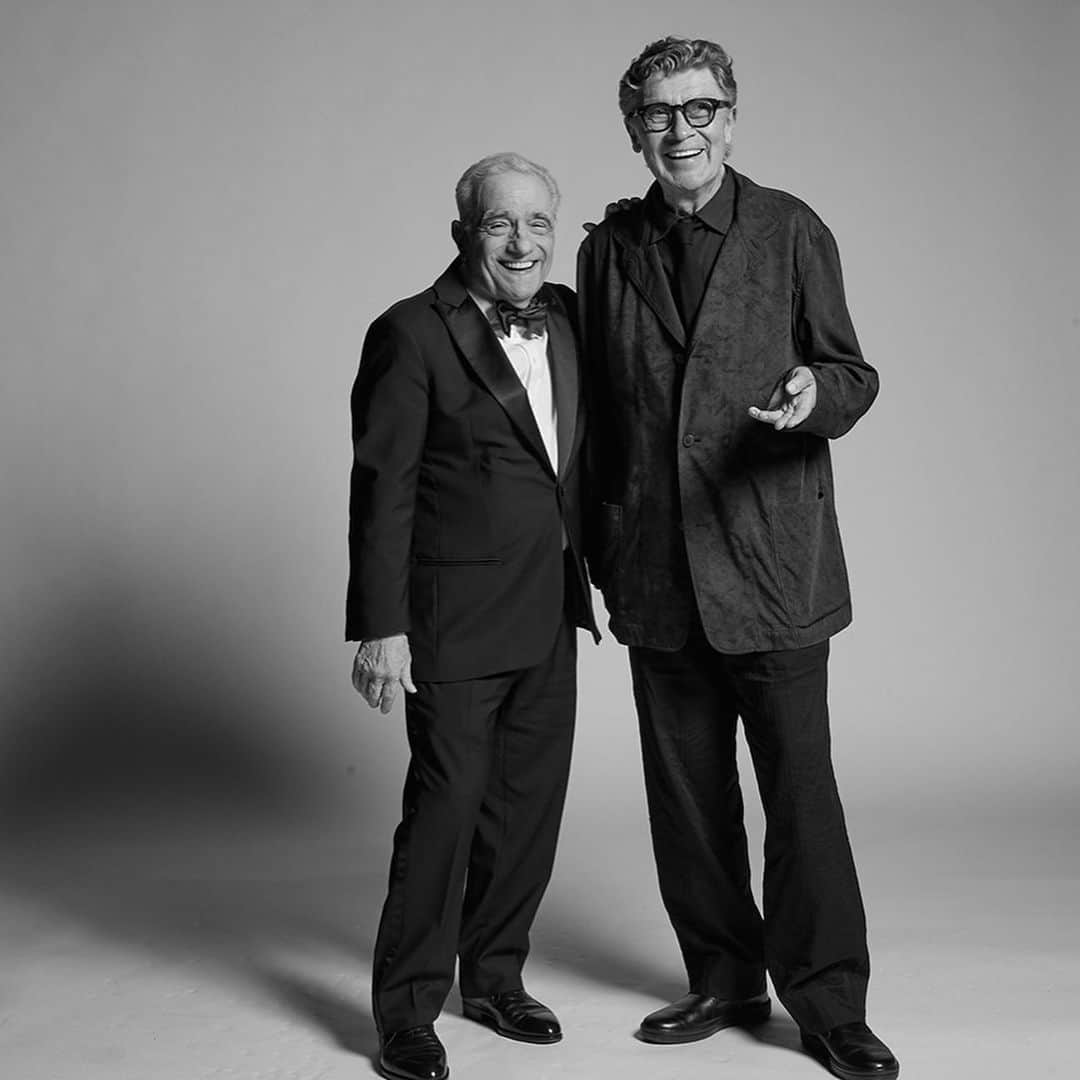 マーティン・スコセッシのインスタグラム：「Robbie Robertson was one of my closest friends, a constant in my life and my work.  I could always go to him as a confidante. A collaborator.  An advisor. I tried to be the same for him. Long before we ever met, his music played a central role in my life—me and millions and millions of other people all over this world. The Band’s music, and Robbie’s own later solo music, seemed to come from the deepest place at the heart of this continent, its traditions and tragedies and joys. It goes without saying that he was a giant, that his effect on the art form was profound and lasting.  There’s never enough time with anyone you love. And I loved Robbie.」