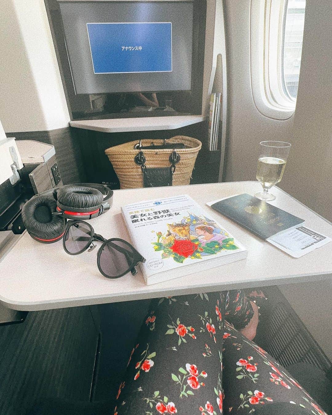 Taki Tanakaのインスタグラム：「Off to NY w/ @yuyanara @makotonakagawa   お盆休みを返上して(元々休みないけれどw)ニューヨークに行ってきます。 仲良しチームで 新しいプロジェクトの撮影です。  今回もなるべくたくさん投稿するのでお付き合い下さいね。  #izastagram」