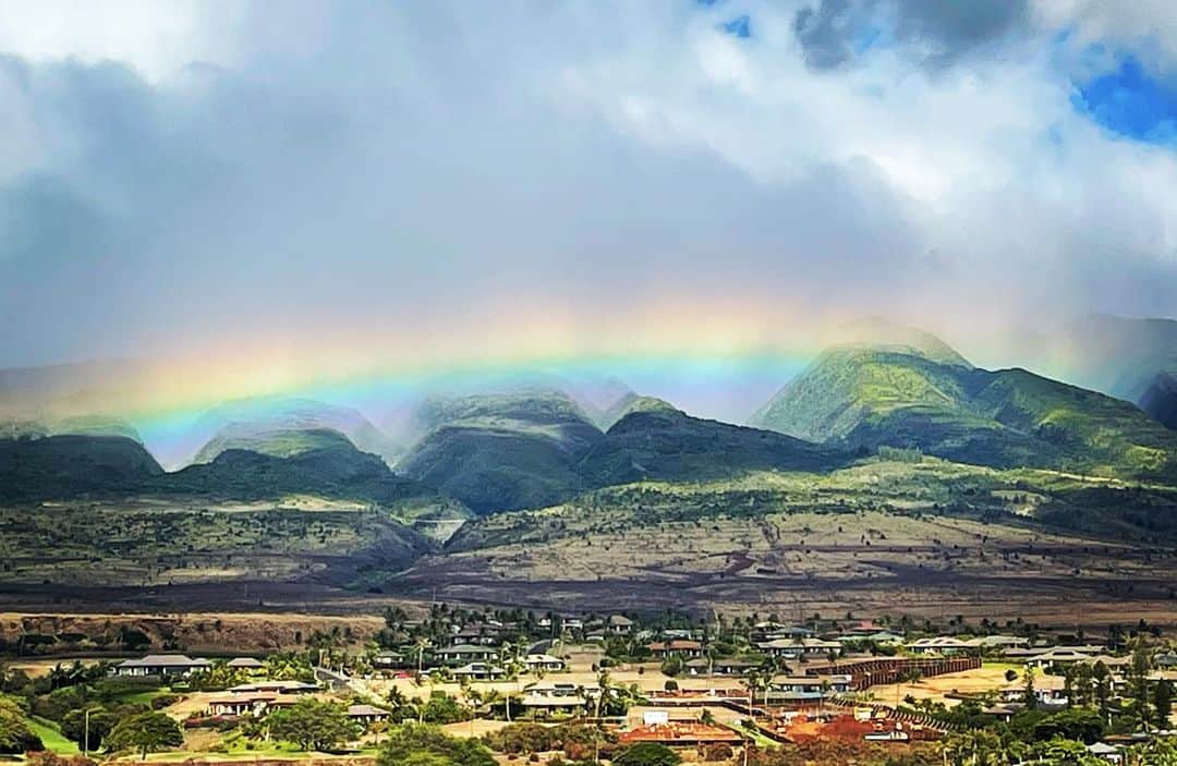 チャド・ロウのインスタグラム：「Thinking of all the people affected by the catastrophic fire in West Maui. An unimaginable tragedy. But the locals are strong and Lahaina will rise again! Our hearts are with you!」