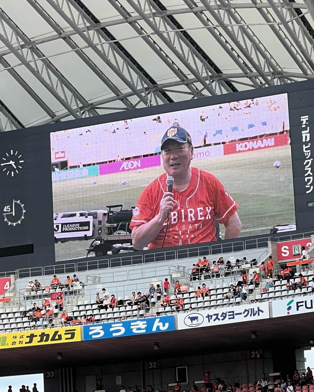 高木豊さんのインスタグラム写真 - (高木豊Instagram)「アルビレックス新潟での イベント！  元関取の豊山さんと^_^ W豊のトークショー！  まぁ〜デカいし圧力が半端なかった💦 いつも思うのだが、お相撲さんの笑顔は可愛い^_^  #いんすたばえ #暑い #トークショー #イベント #アルビレックス新潟 #豊山 #お相撲さん #高木豊 #YouTube」8月15日 11時50分 - takagi.1022