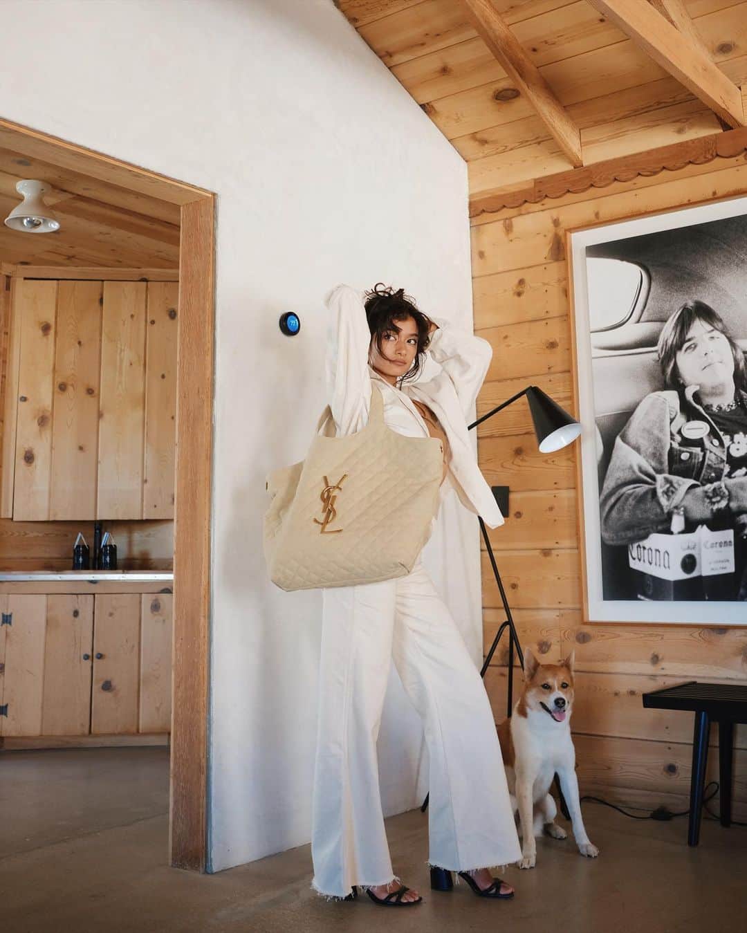 のインスタグラム：「Organic cotton cream color outfits+YSL🤍🤎🐶 @ysl  #サンローラン」