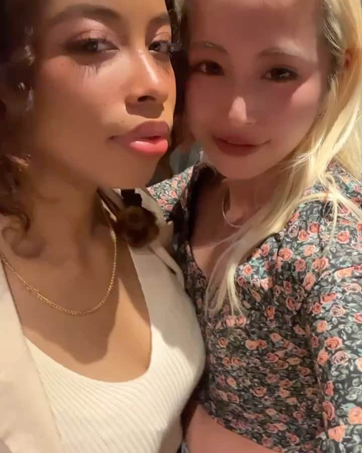 Mikoのインスタグラム：「らぶりーるんるんAliceちゃん🌻  オフモードだと甘えん坊の天然ちゃんだけど、好きなことやお仕事なるとSuperwomanです✨  仲良くしてね🧡 @ali1016ce」