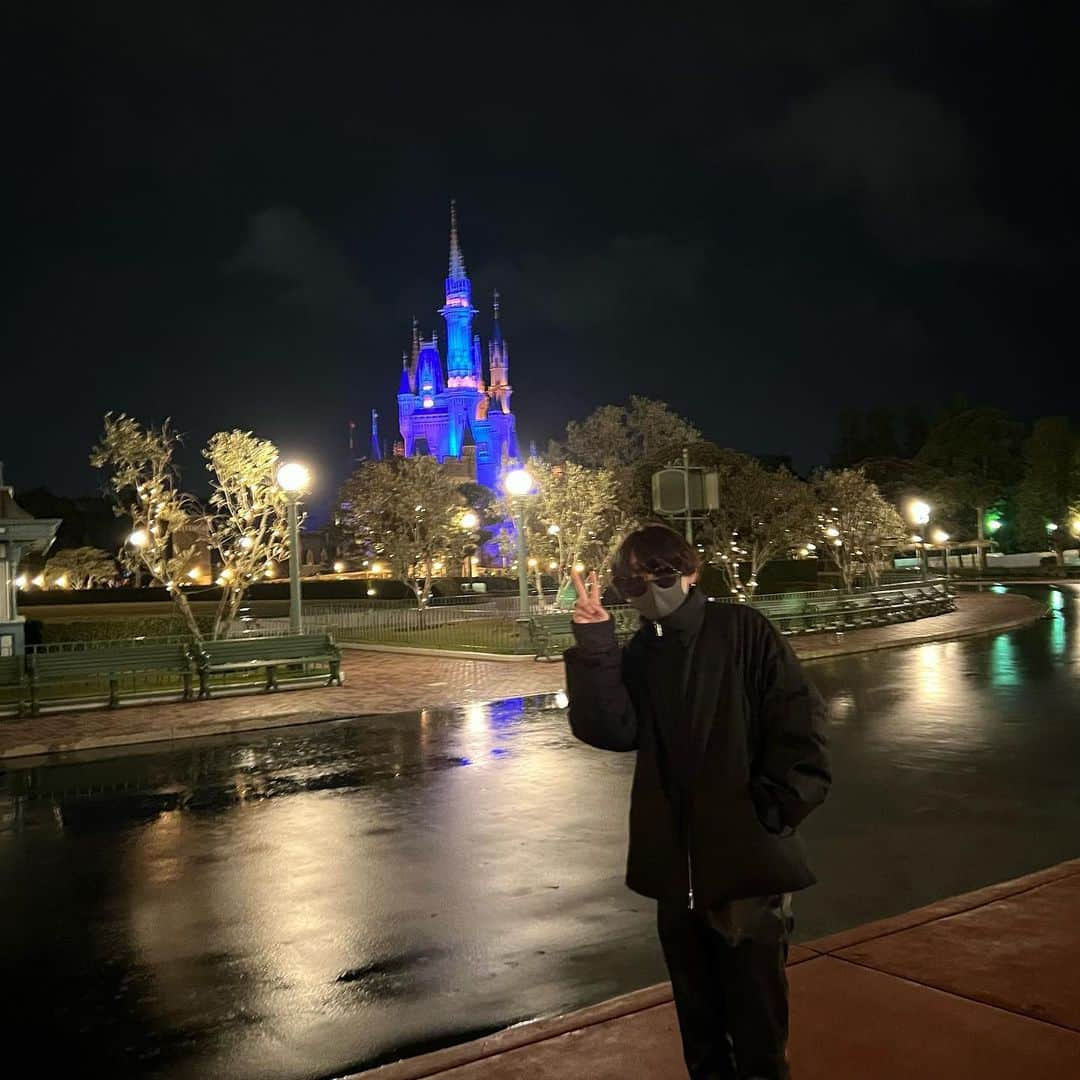 四季涼雅さんのインスタグラム写真 - (四季涼雅Instagram)「冬のDisneyいきたい  #不審者コーデ」8月15日 22時19分 - 9bic_ryoga