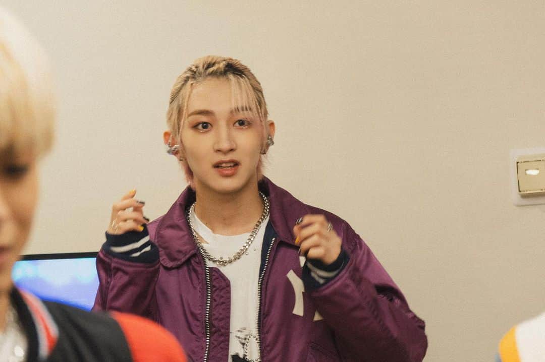 のインスタグラム：「Backstage📸  2023.8.14 [TOKYO] Zepp Haneda MAZZEL 1st Fan Meeting -Play at the MUZEUM-  Photo by Hiroki Tsuda  #MAZZEL #NAOYA  #Play_at_the_MUZEUM」