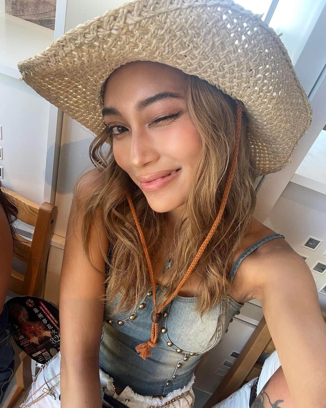 えまぽち(穂波エマ)のインスタグラム：「#MUSICCIRCUS day1!!🎼🌞🌴  3、4年ぶりのmusic circus👉🏽👈🏽 エマにとっては色んなきっかけが あった場所でもあるから大好きな夏のイベントー‼︎ 感動がとまらんかったです🫶🏽  …ただ、左目が結膜炎で腫れ&充血しまくってたの マジ最悪でしたよーん🤑  #musiccircus2023 #目のせいで1日目の写真全然ない」