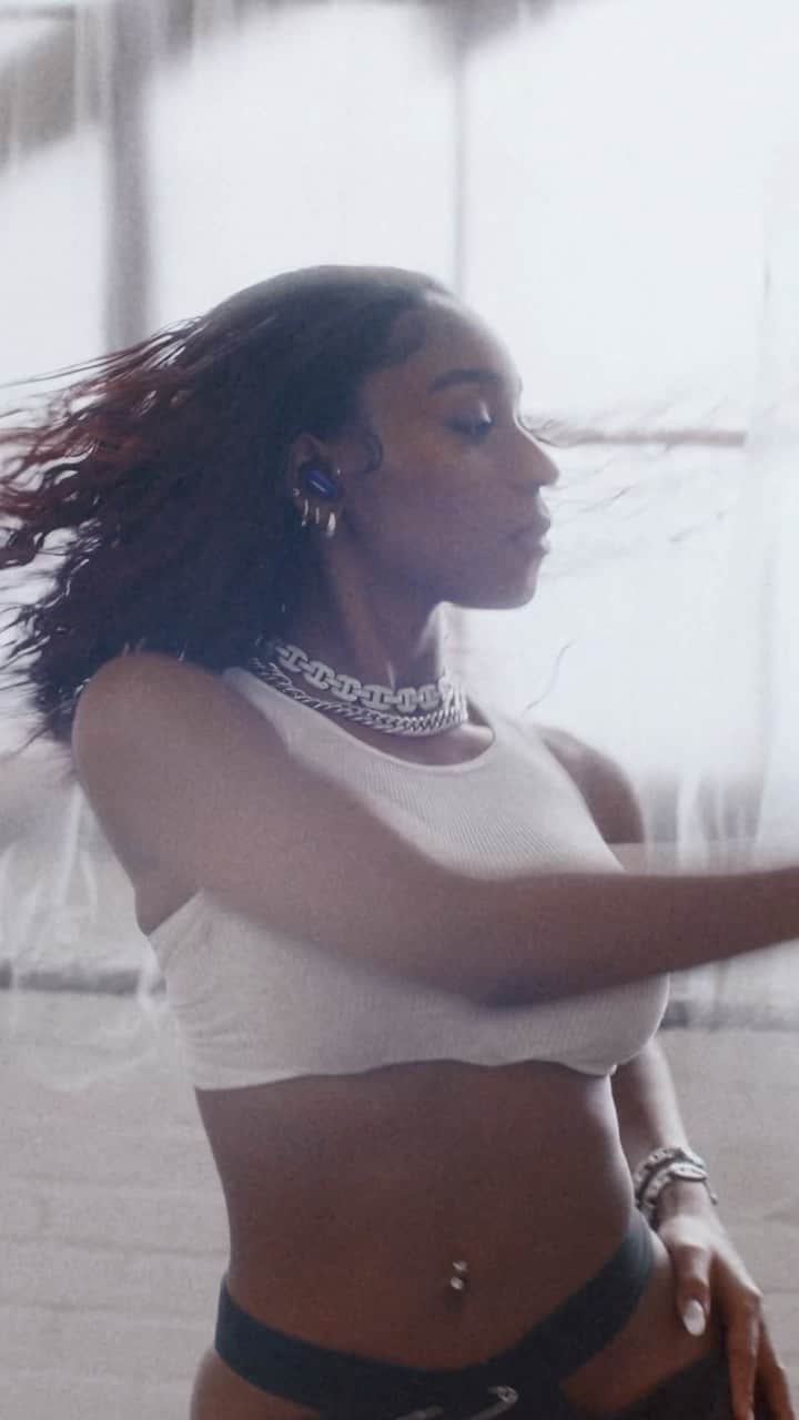 BOSEのインスタグラム：「SOMETHING SWEET IS COMING 👀. @normani #BosexNormani」