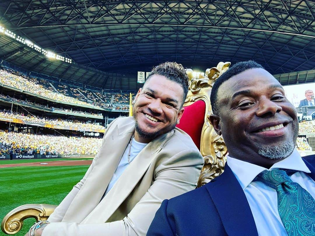 フェリックス・ヘルナンデスのインスタグラム：「It was such a great weekend.  I didn’t want it to end.  Thank you Seattle Fans and the entire Mariners Organization..」