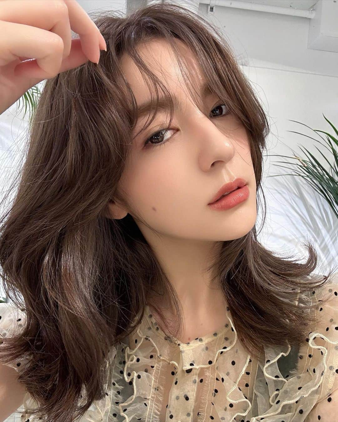 スミス楓のインスタグラム：「new hair♡  カラーはちょっと秋色に🧸🤏🏻  涼しくなったら前髪復活したい👶🏻 夏は暑くてかきあげてばっかり w  @cxcxrx_seki ♡」