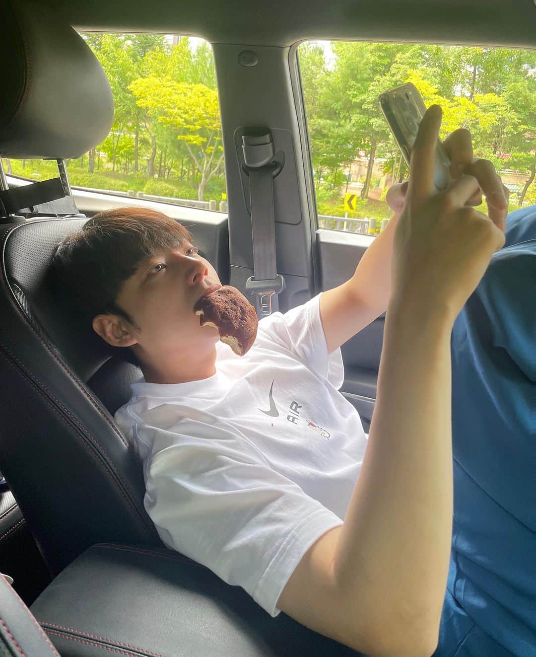 ノ・ジョンヒョンのインスタグラム：「. . . #빵」
