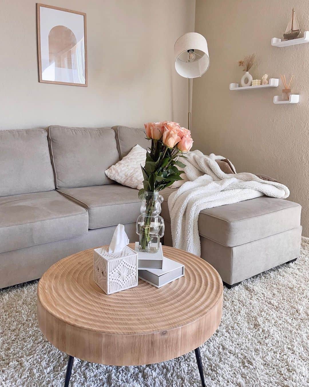 VIENNAのインスタグラム：「Home sweet Home🏠」