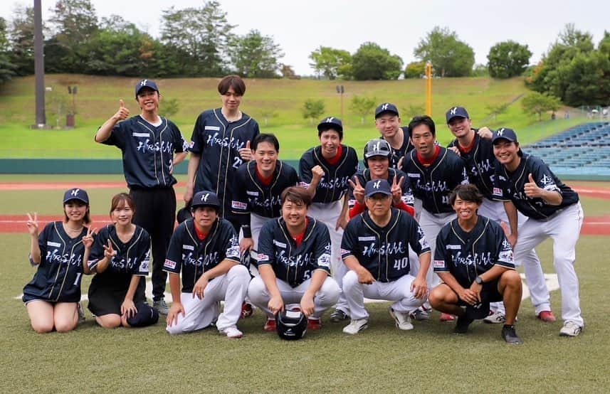 高橋大樹のインスタグラム：「野球してきました😄  相変わらず容赦ないイジリで楽しかったです笑  横山さんお疲れ様でした、このイベントを開催するために色々準備があってかなり大変だったと思います。ゆっくり休んでください🫡  来てくれたら皆さんありがとうございました😊  #広島カープ#横山弘樹さん#大野豊さん#達川光男さん #天谷宗一郎さん#今村猛さん#船越涼太さん#松浦耕大さん#戸田隆矢さん#齊藤悠葵さん#大島崇行さん #安部友裕さん#木村聡司#さいねい龍二さん#佐藤寿人さん#アンガールズ山根さん#中田廉さん#中村恭平さん#古田ちさこさん#小泉勇人さん#極楽とんぼ山本さん#佐々木りょうさん#佐竹さん#島谷ひとみさん#ギース尾関さん #肩誰か治してください笑 #また集まれたらいいですね」