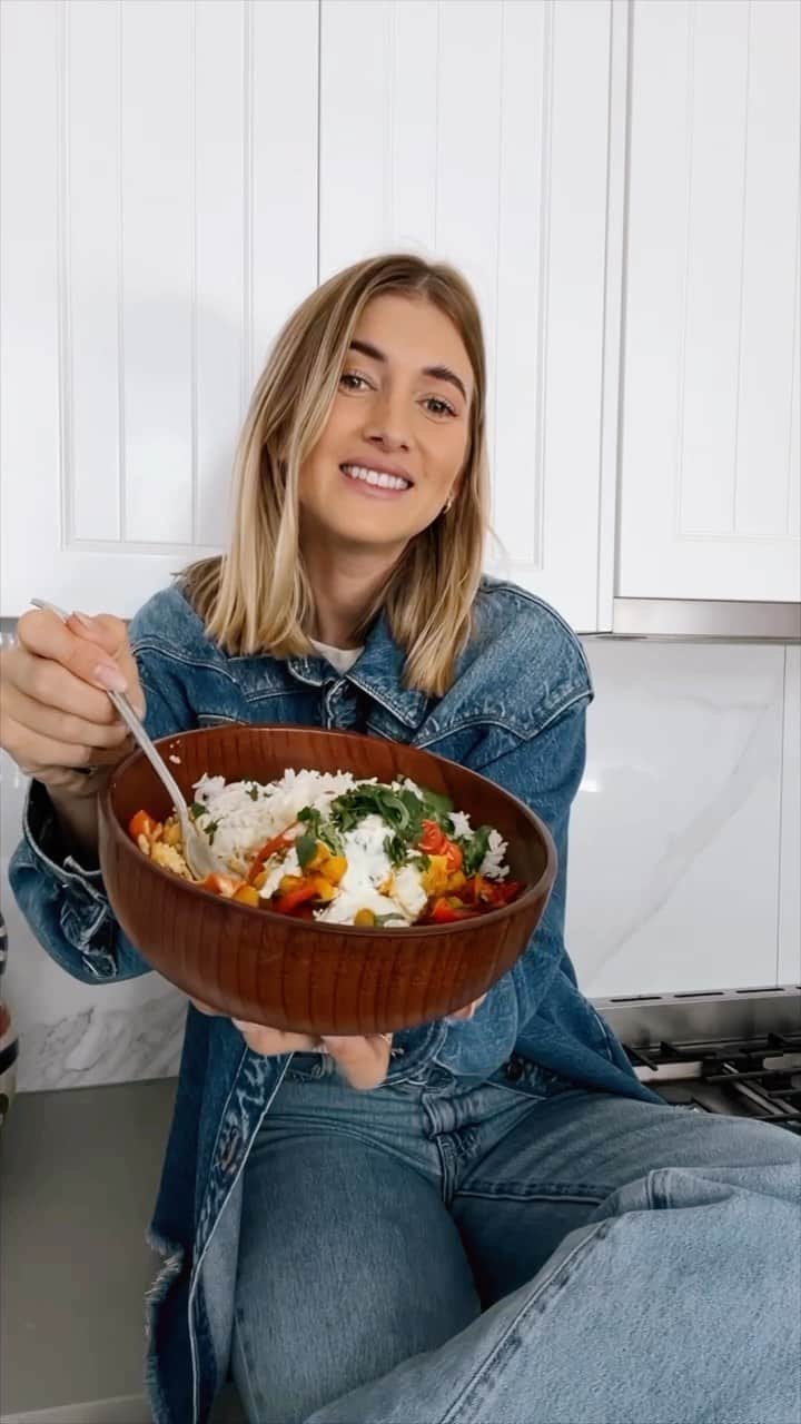 エリー・バレンのインスタグラム：「My secret to healthy home cooked dinners. Use code ELLIEEATS to save up to $225 off your first 7 boxes with @marleyspoonau + free shipping on your first #marleyspoon」
