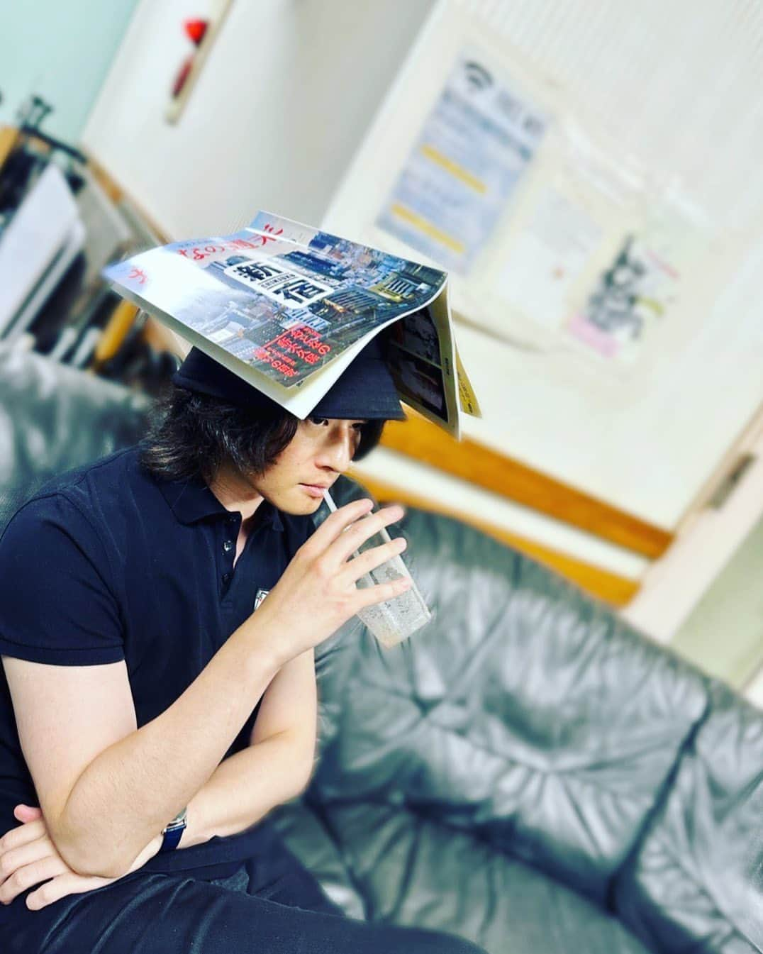 磯部寛之さんのインスタグラム写真 - (磯部寛之Instagram)「本日おとなの週末最新刊発売日。今回は恵比寿にてハシゴしてきました。良い店ばかり。バーも良かったな。バーやってみたいかも。ひろ #alexandros #おとなの週末 #酔滴のラダー #恵比寿」8月15日 16時10分 - hiro_isobe_alexandros